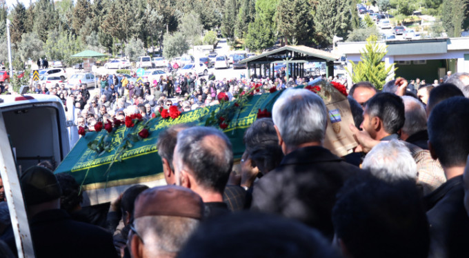 Usta oyuncu son yolculuğuna uğurlandı