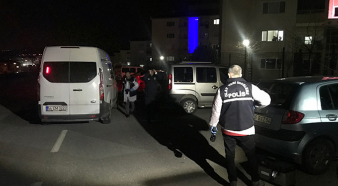 Önce eşini vurdu, sonra kendisini!