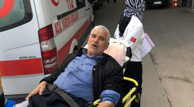 Bursa'da apartman girişinde ayağından vuruldu!