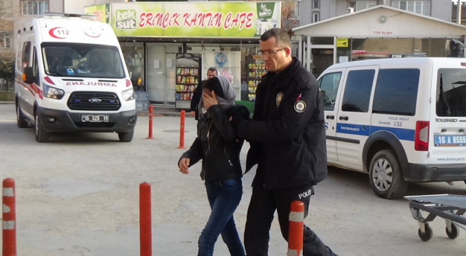 Bursa'da iki kadına linç girişimi!