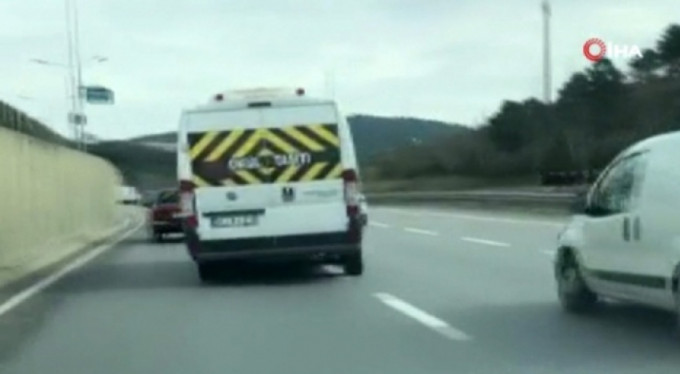 Okul servisiyle dehşet saçtı! O anlar kamerada...