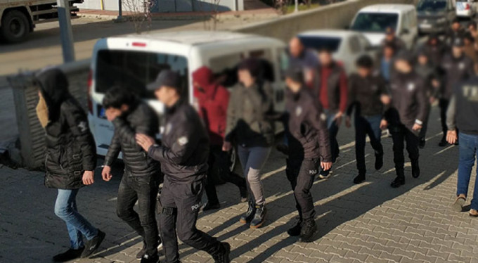 DEAŞ'tan 24 şüpheli adliyede!