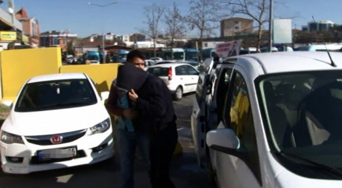 Trafikte terör estirmişti! O maganda...