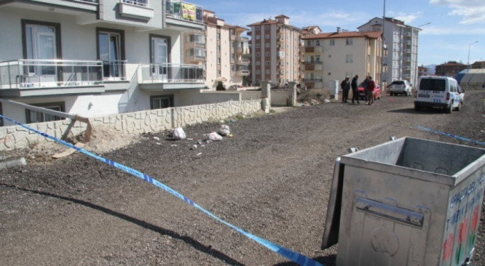 Aparttaki tartışma kanlı bitti!