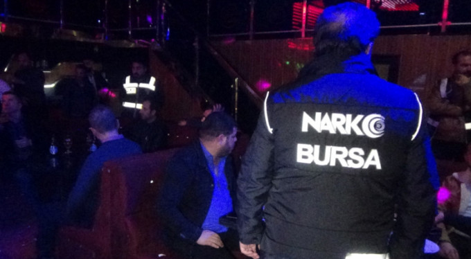 Bursa'da pavyonlara baskın!