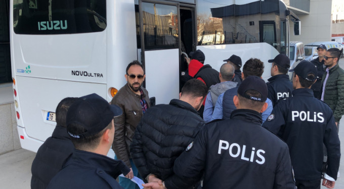 Bursa'da hareketli saatler! Çok sayıda gözaltı...