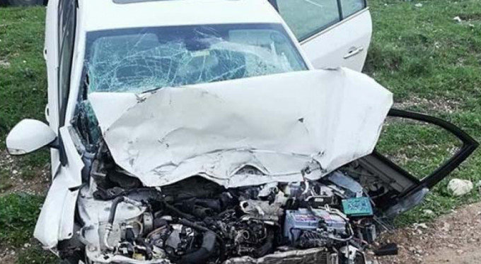 Kamyon ile otomobiller çarpıştı: 5 yaralı