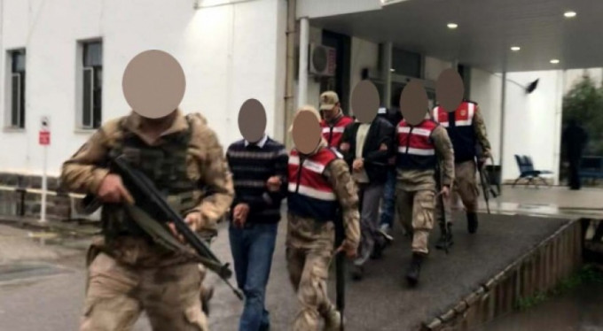 Çocukları para karşılığı terör kamplarına götürüyorlarmış!