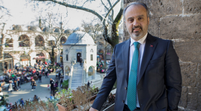 Bursa'ya olan aşkını mısralara döktü