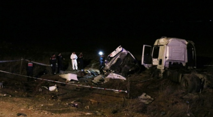 Korkunç kaza: 3 ölü, 2 yaralı