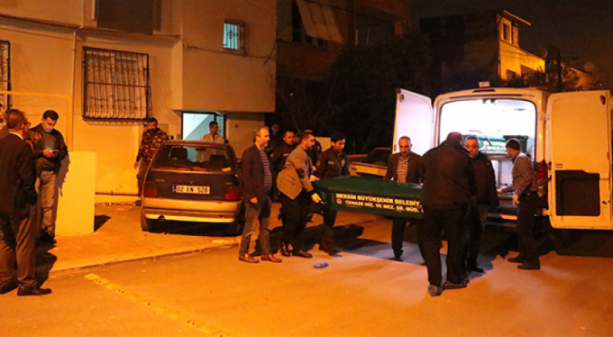 Evlat dehşeti! Anne ve babasını...