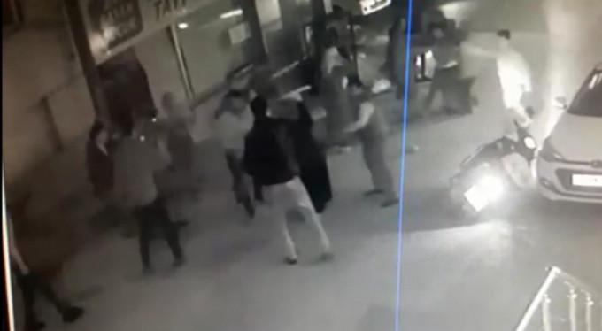 Bursa'da tekme tokat muhtarlık kavgası!