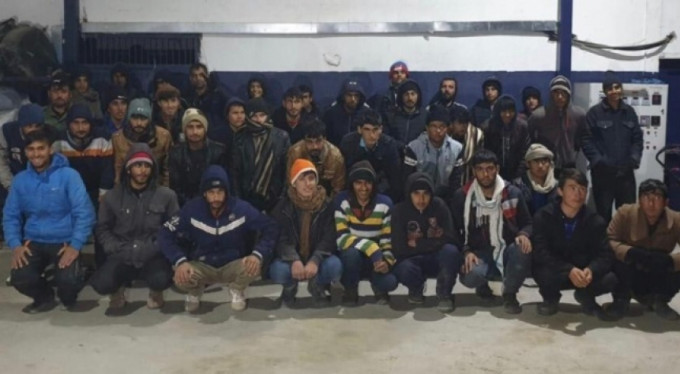 15 kişilik minibüsten bakın kaç göçmen çıktı1
