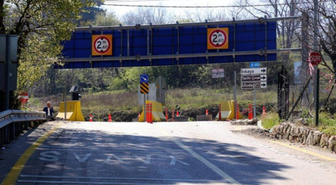 Ölüm yoluna ilginç tedbir