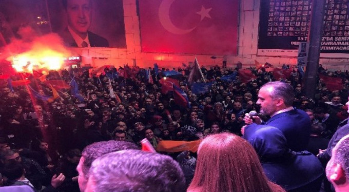 Bursa'da kazanan Alinur Aktaş!