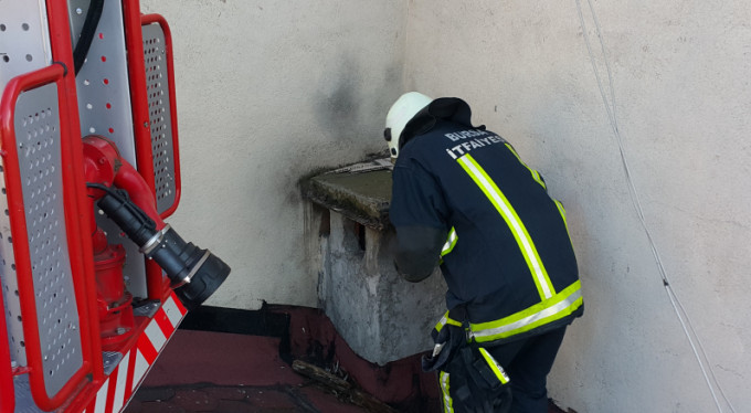 10 gündür girdiği bacadan çıkaramadılar