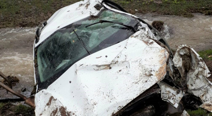 Otomobil dere yatağına yuvarlandı: 1 ölü