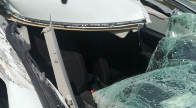 Hurdaya dönen araçtan sağ çıktı!