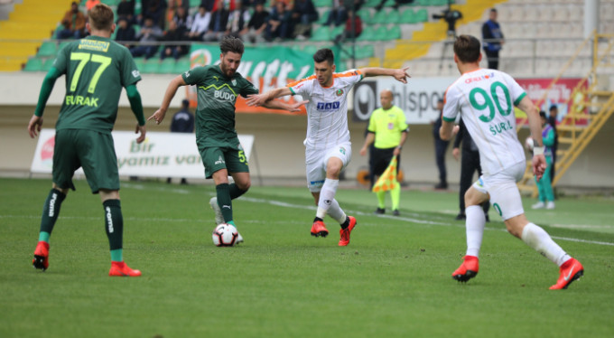 Timsah ağır yaralı: 1-0