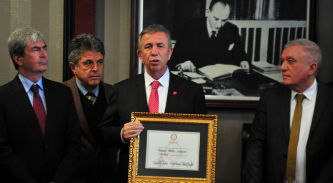 Mazbatasını aldı!