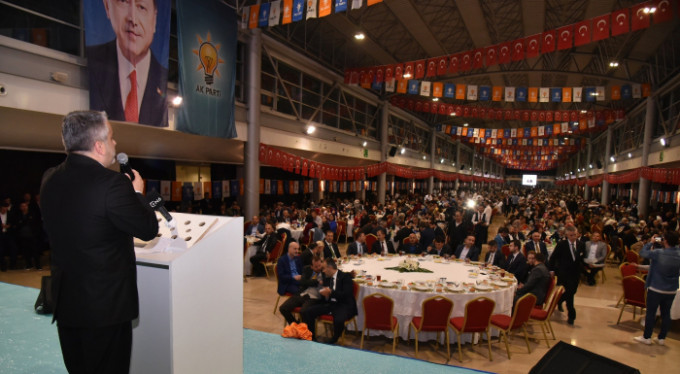 AK Parti teşkilatlarına teşekkür yemeği