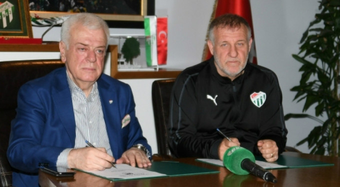 Mesut Bakkal imzaladı!