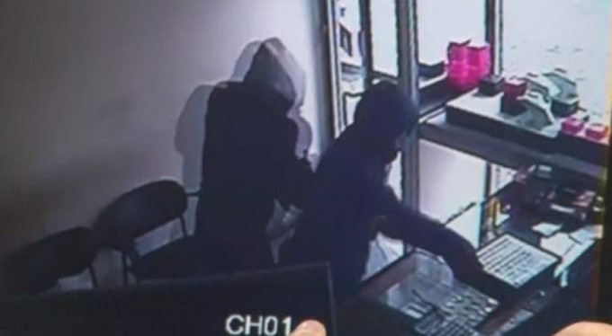 Bursa'da 5 kilo altını böyle götürdüler