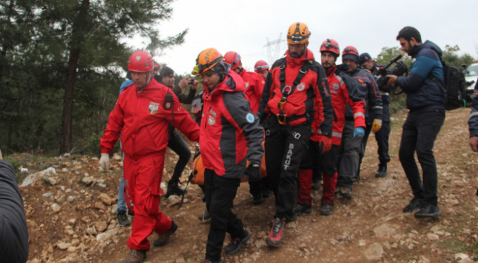 Defineciler ölümü göze almış!