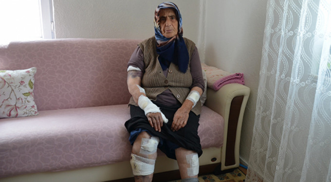 Ölümden komşuları kurtardı!