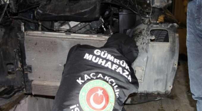 Hepsi araba motorundan çıktı! Polisler bile şaşırdı