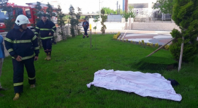 Lüks rezidansta sır ölüm!