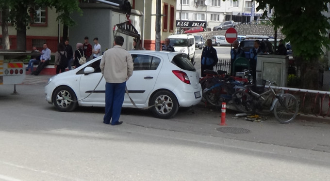 Bursa'da askıda otomobil!