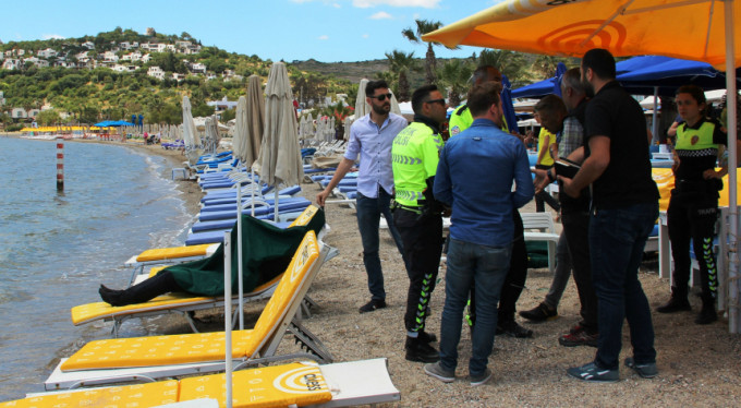 Sahilde denize giren turistler şoke oldu