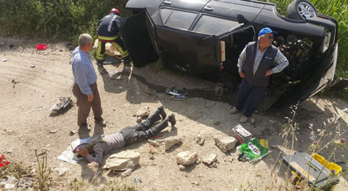 Ticari araçla otomobil çarpıştı: 6 yaralı