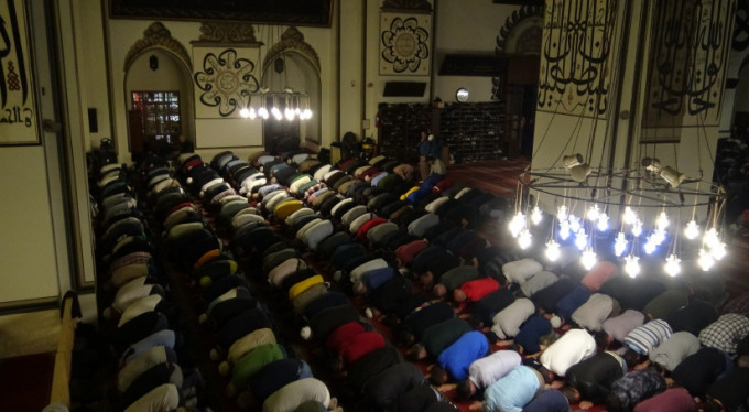 Bursa'da ilk teravih! Doldu taştı...