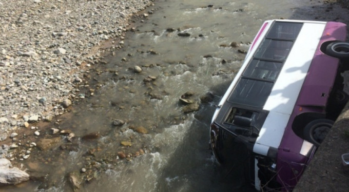 Minibüsün boş olması faciayı önledi!