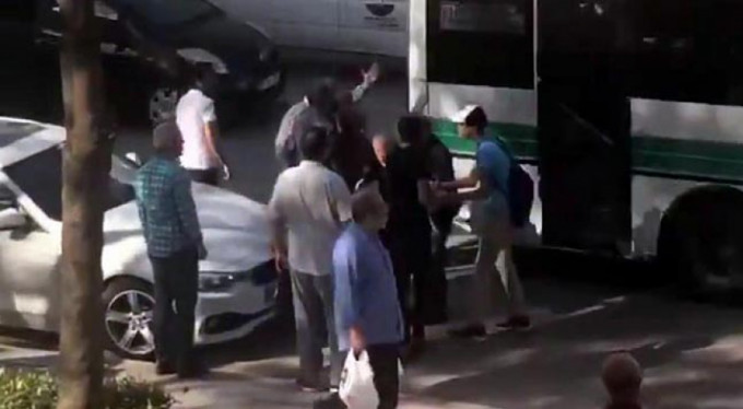 Büyük vicdansızlık! Yaşlı adamı otobüsten...