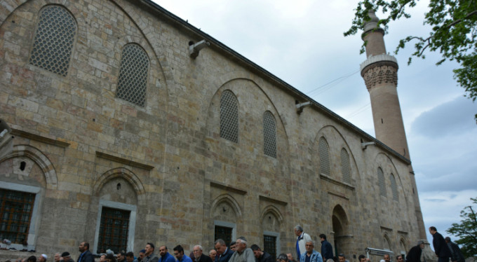 Bursa'da camiler doldu taştı