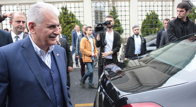 Yıldırım'dan sanatçılara: "Açık taraf tutmak..."