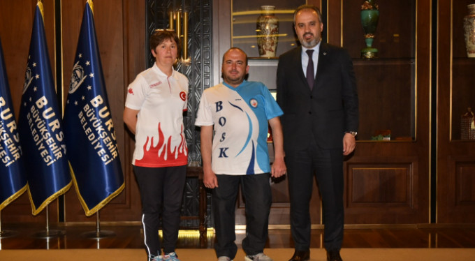 Başkan Aktaş'tan Bursalı sporcuya moral