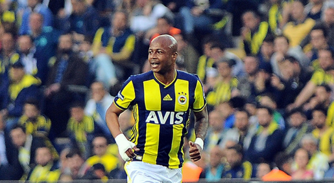 Yıldız futbolcuya şok tepki