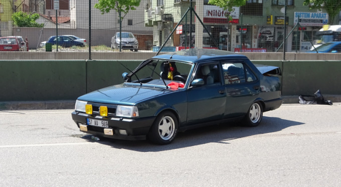 Bursa'da araç hurdaya döndü!