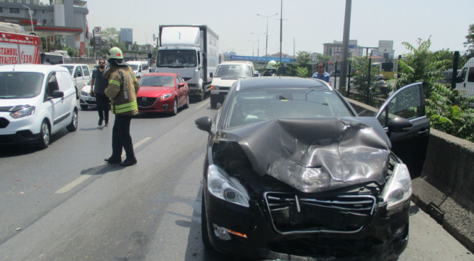 Karayolunda feci kaza: 2 yaralı
