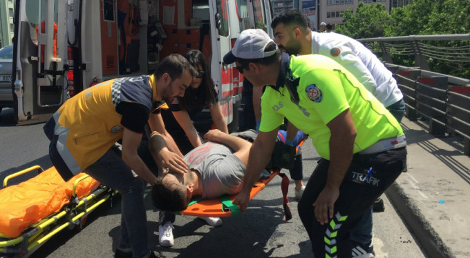 Trafiği kilitleyen feci kaza!