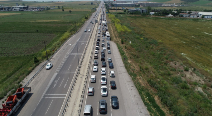 Bursa'da kilometrelerce bayram trafiği!