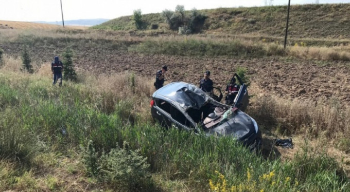Otomobil takla attı: 2'si ağır, 6 yaralı
