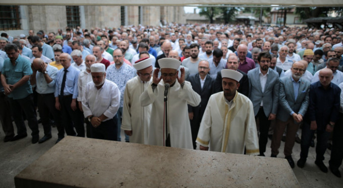 Bursa Ulucamii'de Muhammed Mursi için...