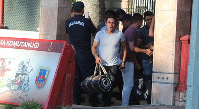 Askerlerin erken terhis sevinci