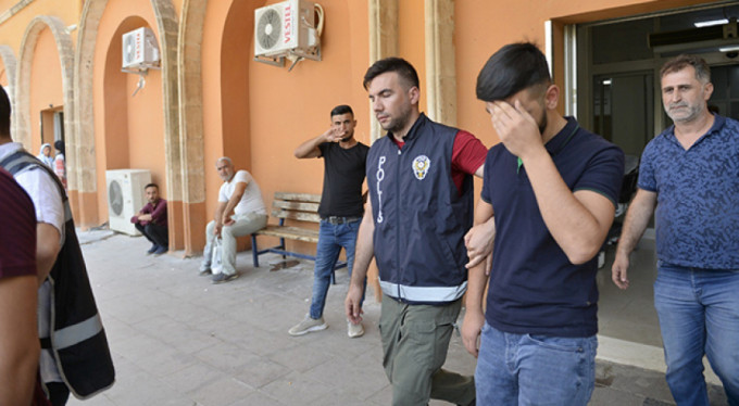 Kaldırımdaki ağacı kırmıştı! O cani...