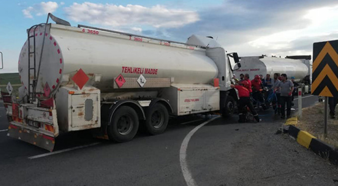 Akaryakıt tankerleri çarpıştı: 1 yaralı